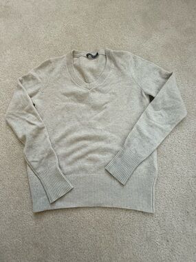 Brandy Melville Oatmeal Cream V-Neck Sweater Wool